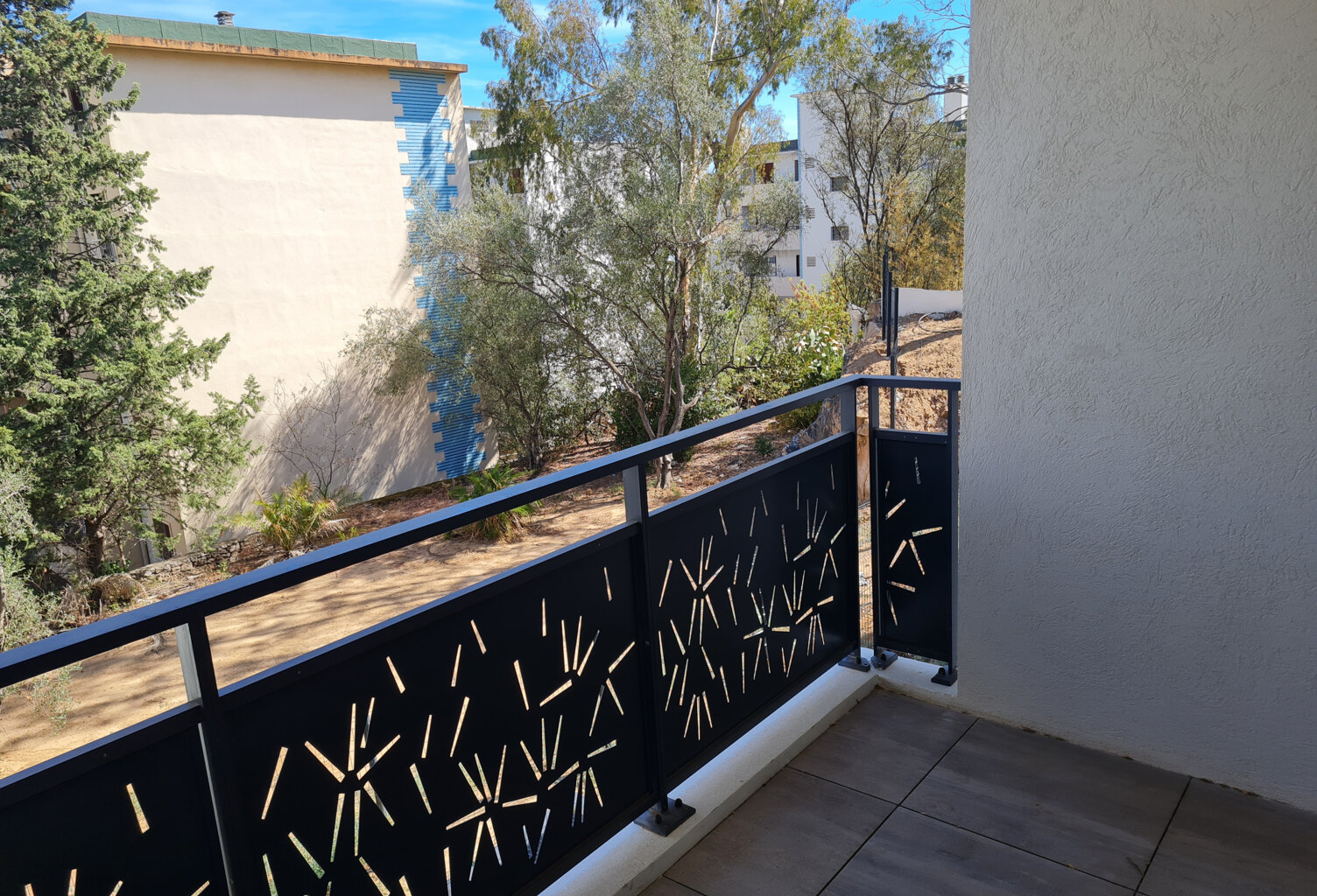 TOULON EST T2 NEUF — photo 1