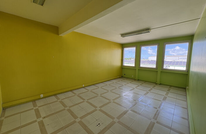 LOCAL PROFESSIONNEL JARRY 87M2 — photo 2