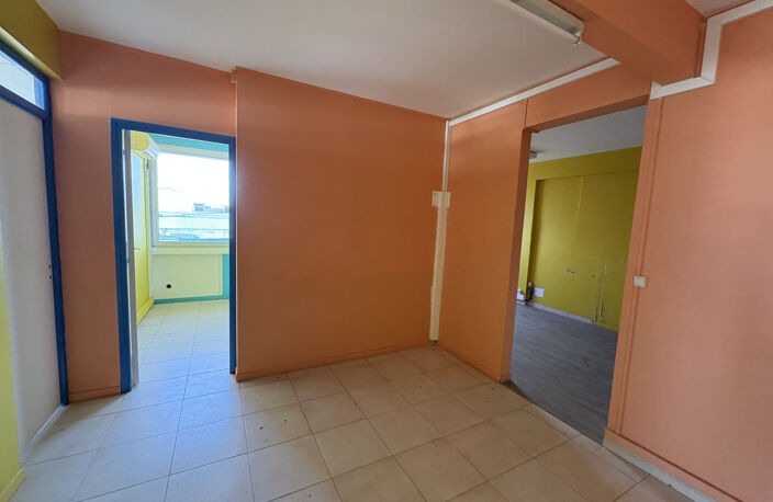 LOCAL PROFESSIONNEL JARRY 87M2 — photo 4