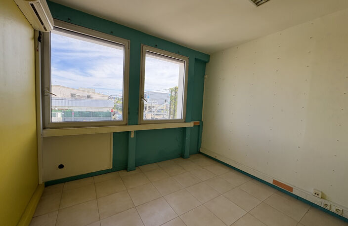 LOCAL PROFESSIONNEL JARRY 87M2 — photo 5