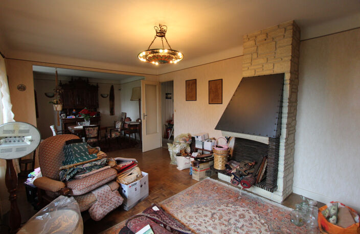 La Charité sur Loire, pavillon T7 à rénover 134 m2 quartier — photo 2