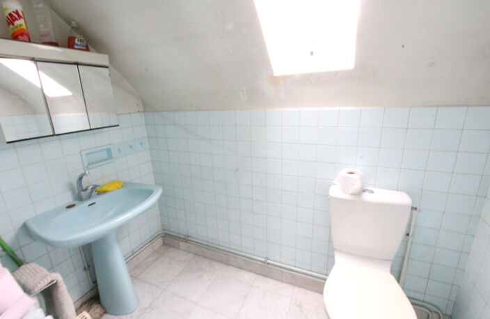 La Charité sur Loire, pavillon T7 à rénover 134 m2 quartier — photo 5