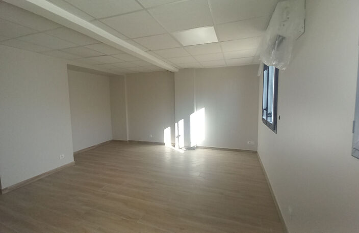 Bureaux Le Pontet 53 m2 — photo 4
