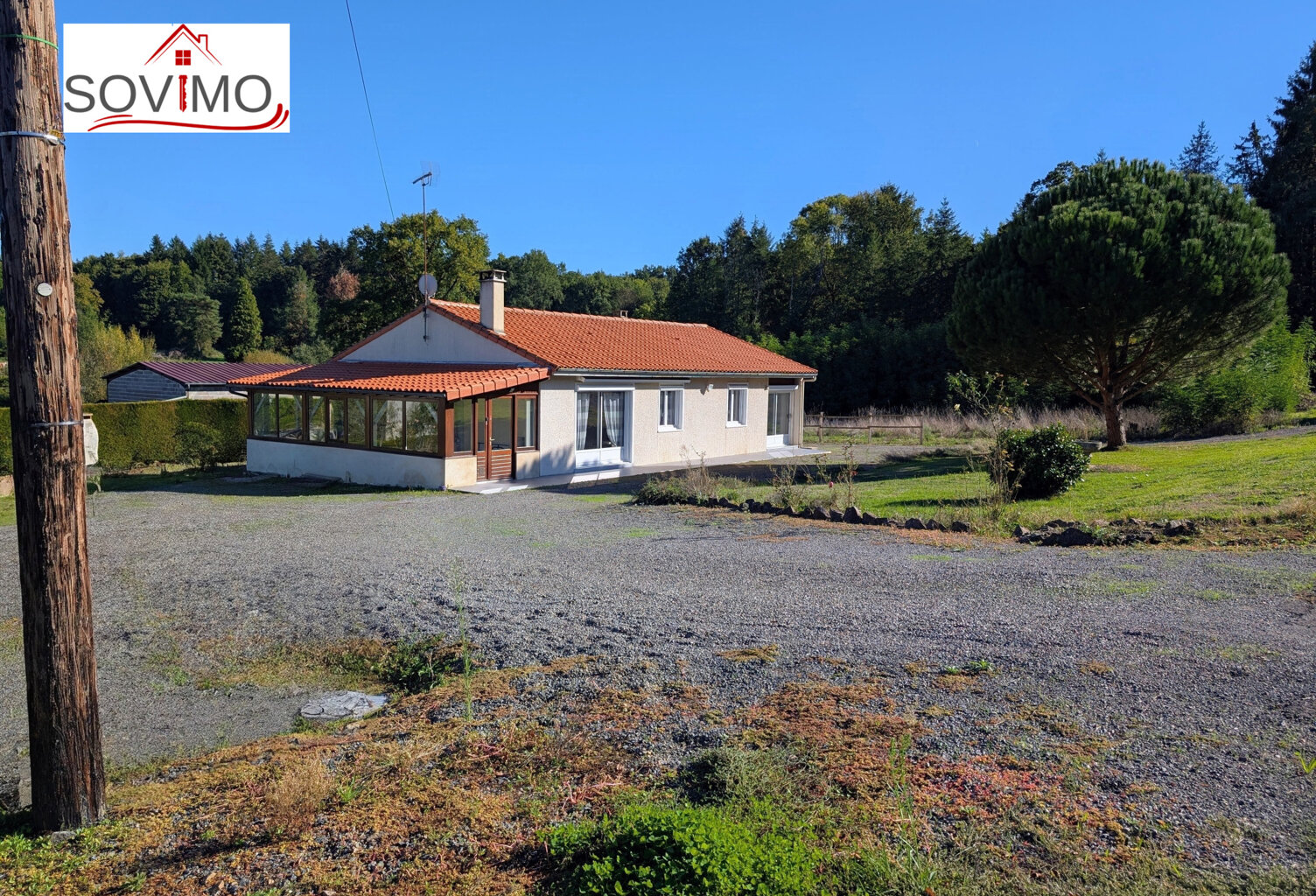 LE CHARME D'UN PLAIN PIED DE 1975 SUR PLUS DE 4700 M2 DE TER — photo 1