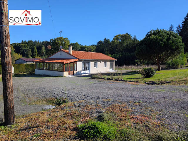 LE CHARME D'UN PLAIN PIED DE 1975 SUR PLUS DE 4700 M2 DE TER — photo du bien