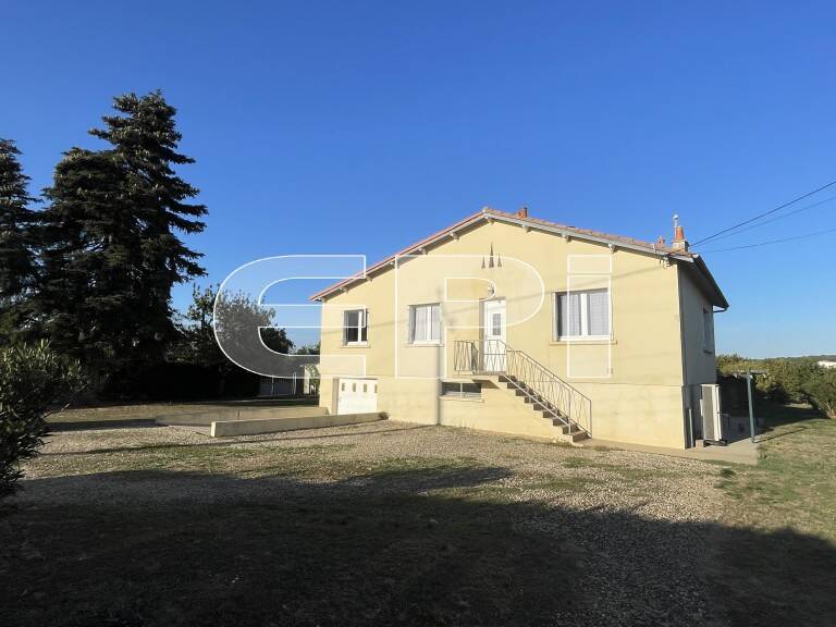 Maison contemporaine disposant grand terrain pour animaux avec d — photo 1