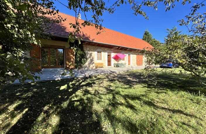 A VENDRE LE MONTCEL FERME DE PLAIN PIED — photo 2