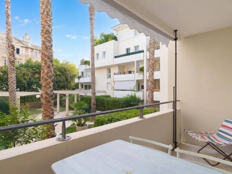 Référence : 7418-ASA - Studio avec terrasse et un grand garage — photo 1