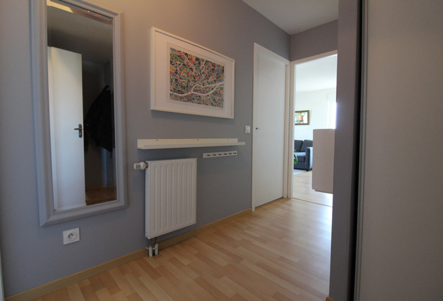 NANTES à l’extrême EST de l’île BEAULIEU et à proximité du PARC NATUREL, dans immeuble avec ASCENCEUR, Appartement T3 entièrement MEUBLE de 65.30m² avec LOGGIA, CAVE et BOX sécurisé pour un véhicule — photo 1