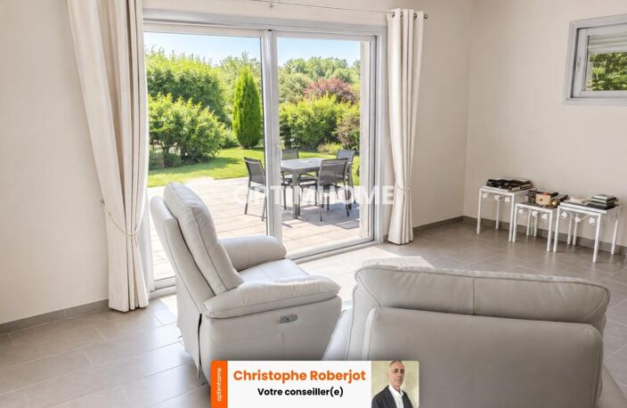 Maison de 142m2 de plain pied avec 3 chambres dans un quartier résidentiel de CHATENOY LE ROYAL — photo 2