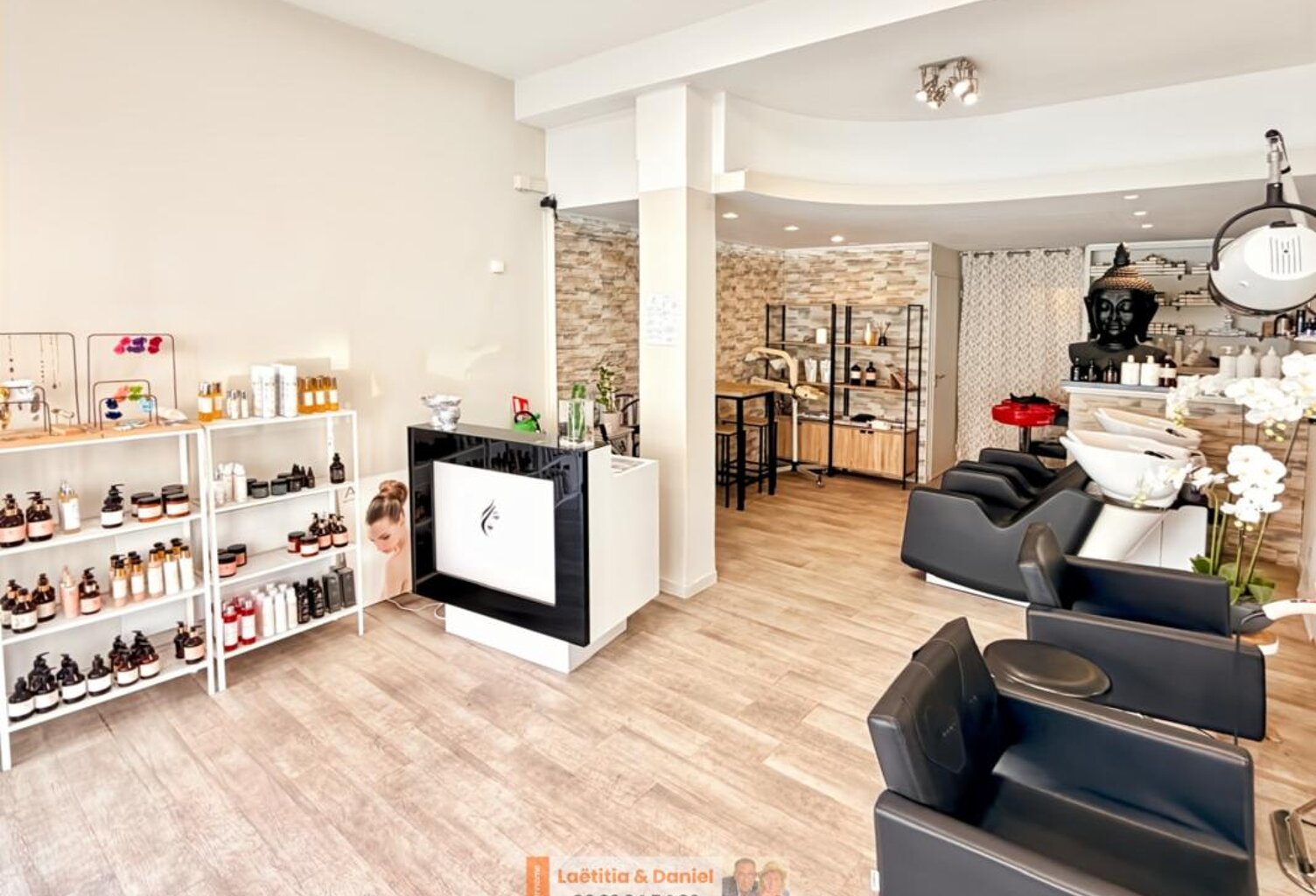 À VENDRE – SALON DE COIFFURE – BEL EMPLACEMENT  CENTRE-VILLE — photo 1
