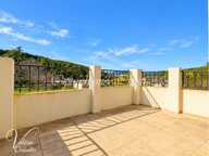 LE PRADET  83220 – LES OURSINIÈRES – Appartement T5 en rez-de-jardin de villa, terrain 420 m² et dépendances — photo 3