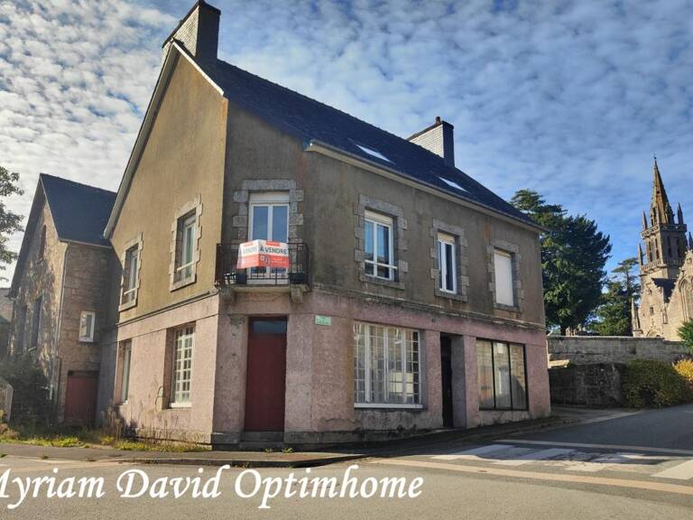 Un ensemble immobilier aux multiples possibilités au cœur de Kergrist-Moëlou — photo 1