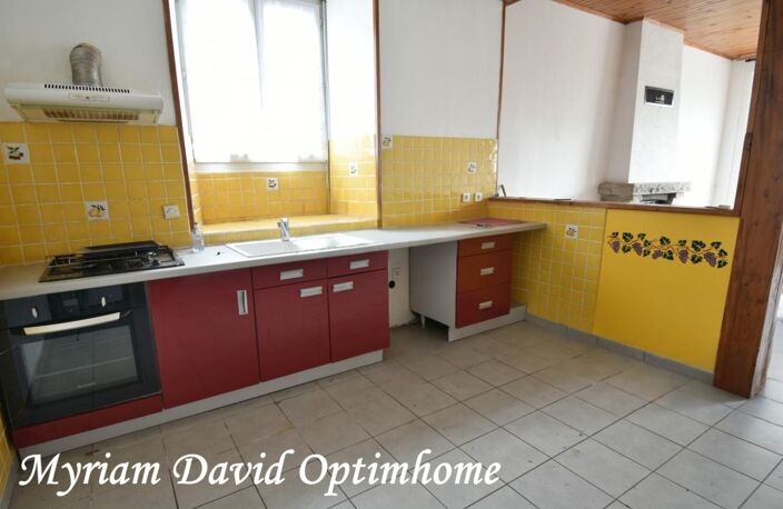 Un ensemble immobilier aux multiples possibilités au cœur de Kergrist-Moëlou — photo 4