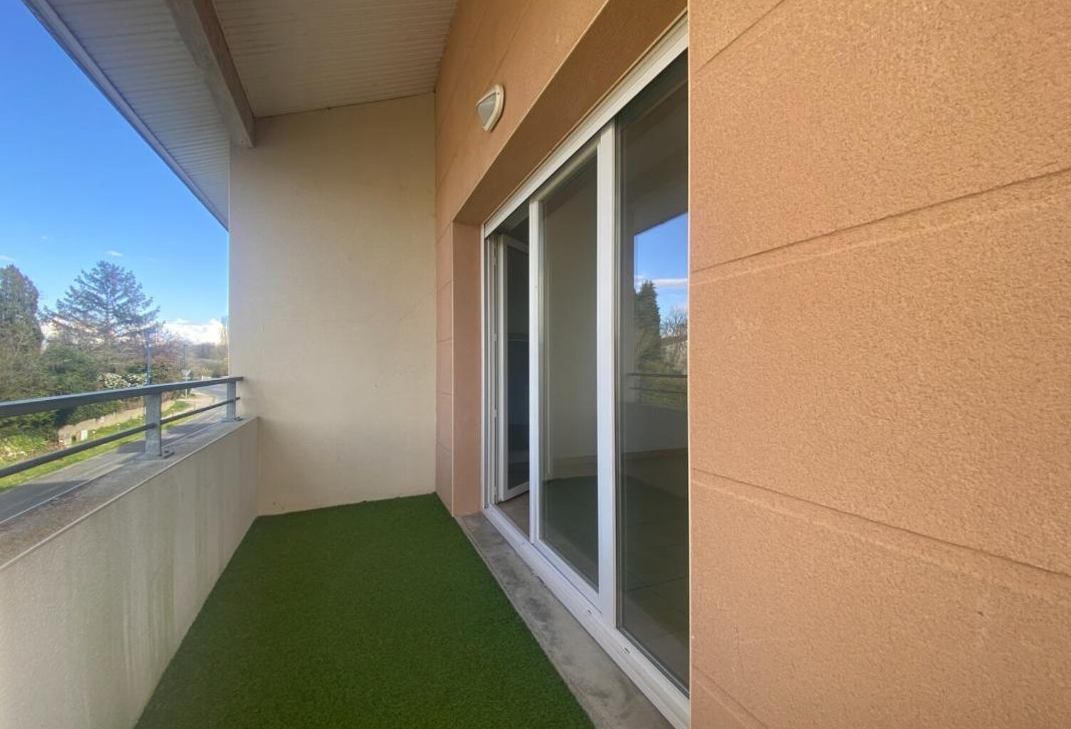 A LOUER T3 55 m² avec balcon et 2 parkings – Résidence calme – Saint-Caprais-de-Bordeaux — photo 1