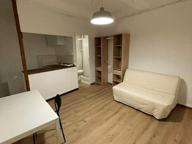 COUR MIRABEAU / RUE COURTEISSADE : PIED A TERRE À LOUER MEUBLÉ — photo du bien