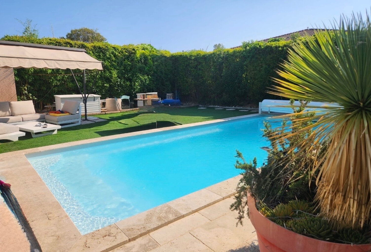 SAINT-CYR-SUR-MER   VILLA FAMILIALE AVEC PISCINE CHAUFFÉE, JARDIN ET STATIONNEMENT — photo 1