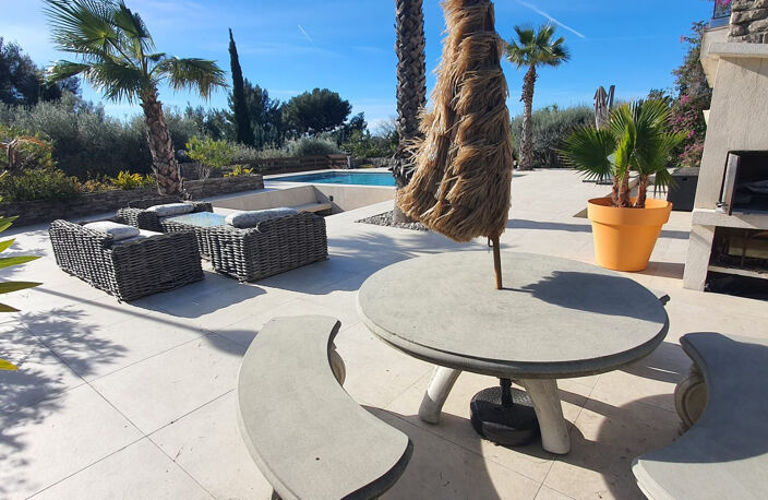 LA CIOTAT   VILLA D’ARCHITECTE AVEC VUE MER, PISCINE ET JARDIN DE 5 000 M2 — photo 2