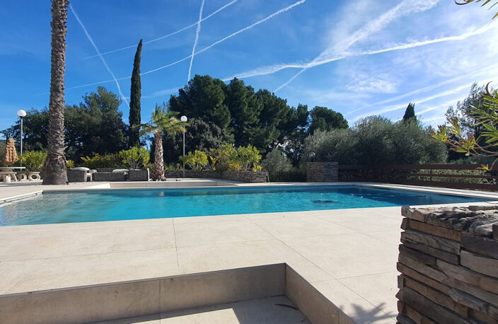LA CIOTAT   VILLA D’ARCHITECTE AVEC VUE MER, PISCINE ET JARDIN DE 5 000 M2 — photo 3