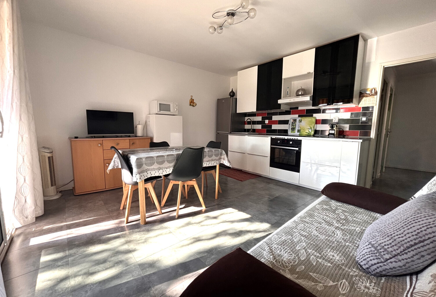 LES LECQUES   APPARTEMENT T2/3 TRAVERSANT AVEC TERRASSE À 8 MINUTES À PIED DE LA PLAGE — photo 1