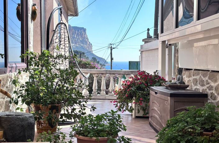 CASSIS   MAISON DE CHARME AVEC VUE MER, JARDIN ET 3 STATIONNEMENTS PRIVATIFS — photo 5