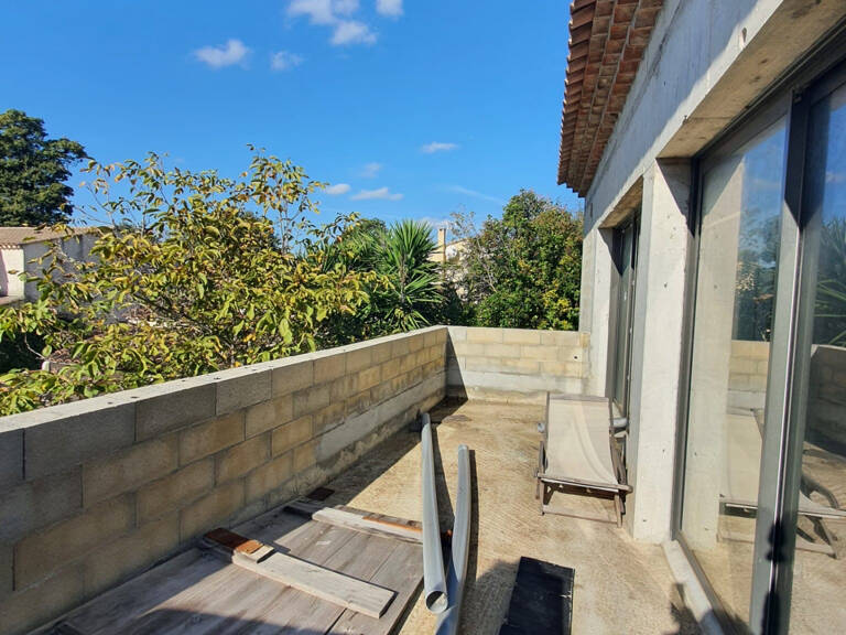 SAINT-CYR-SUR-MER   T3 À RÉNOVER DE 70 M2 AVEC TERRASSE DE 19 M2 — photo 1