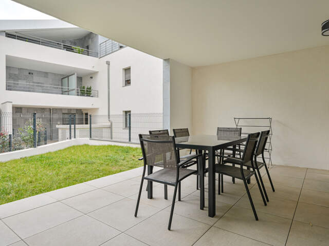 LES LECQUES   APPARTEMENT T2 AVEC TERRASSE, JARDIN, PISCINE ET PARKING À 100 M DE LA PLAGE — photo du bien