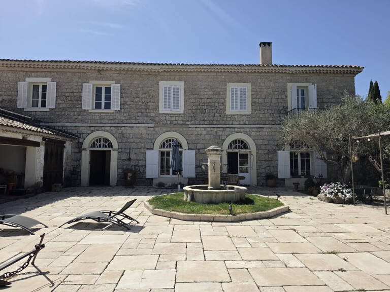 LE CASTELLET   PROPRIÉTÉ DE MAÎTRE DE 420 M2 AVEC TERRAIN CONSTRUCTIBLE, UN BIEN RARE À FORT POTENTIEL — photo 1