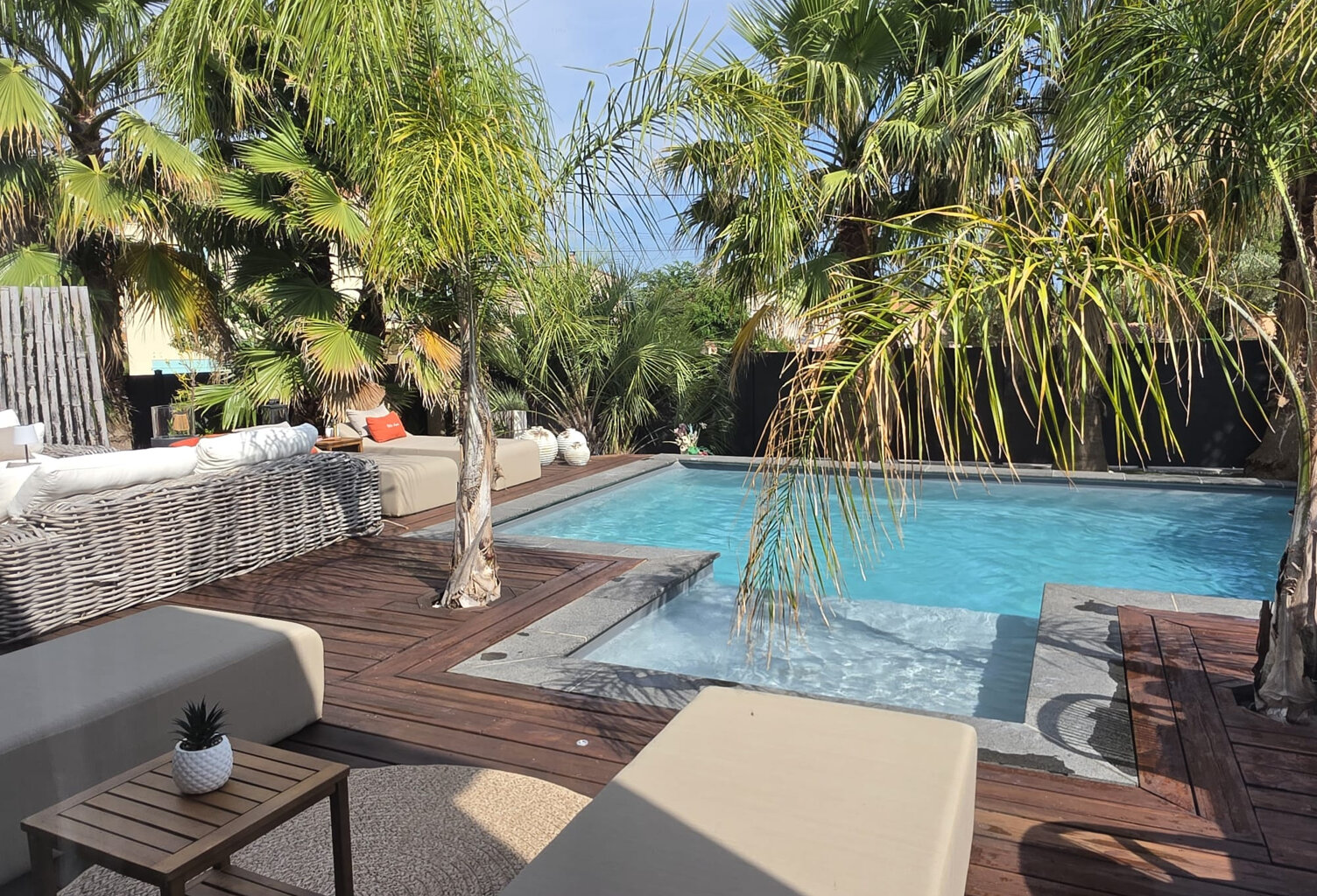 LE BEAUSSET   VILLA CONTEMPORAINE AVEC PISCINE, STUDIO INDÉPENDANT ET TERRAIN PLAT — photo 1