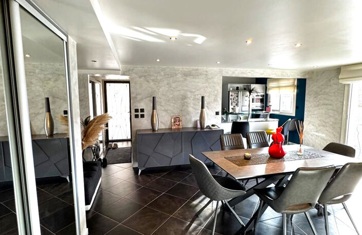 RARE À SAINT-CYR-SUR-MER   DUPLEX 148 M2 AU CŒUR DU VILLAGE — photo 5