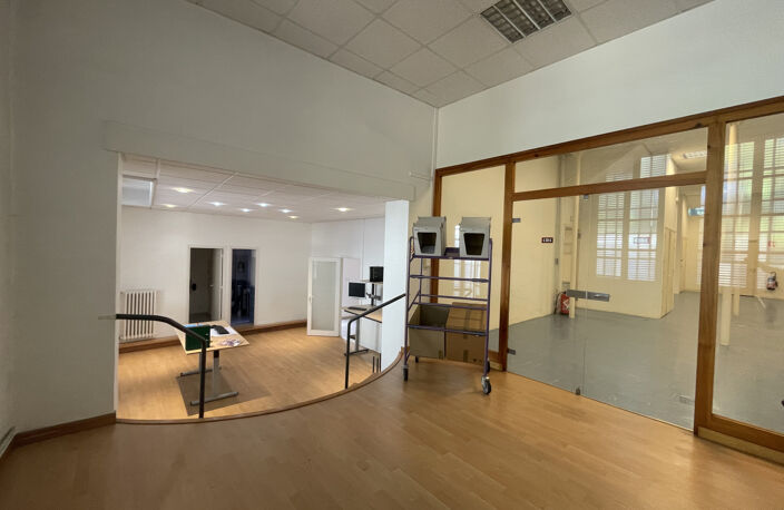 BÂTIMENT PROFESSIONNEL   FORT POTENTIEL — photo 5