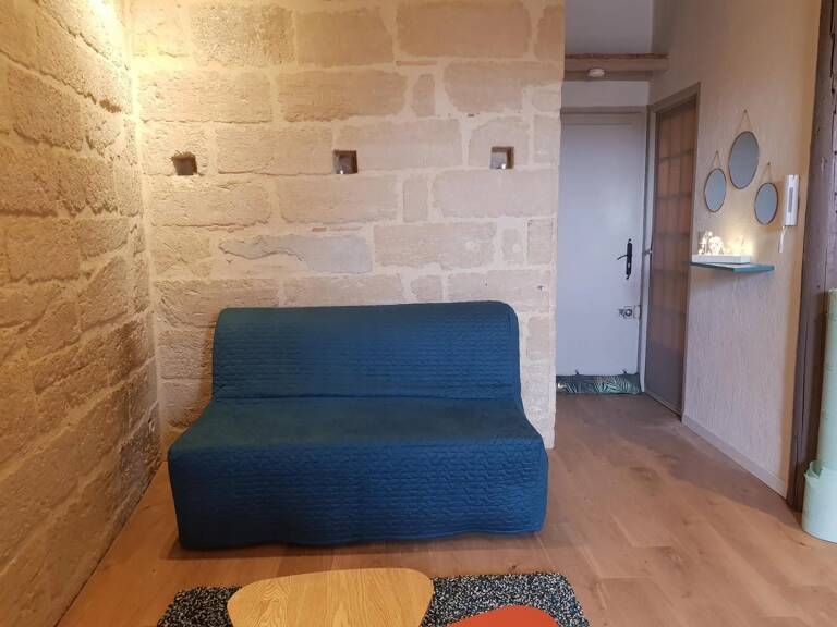 STUDIO MEUBLE AVEC TERRASSE A LOUER — photo 1