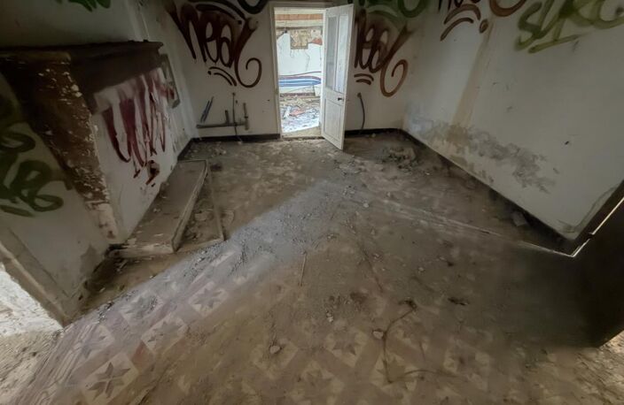 Maison à rénover sur terrain 1360 m² — photo 4