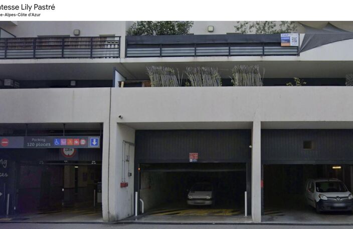 Parking À Louer - Résidence fermée — photo 3