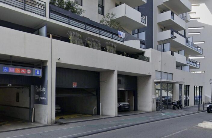 Parking À Louer - Résidence fermée — photo 4