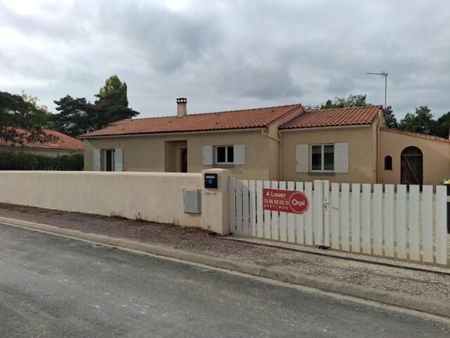 Maison À Louer 3 chambres — photo du bien