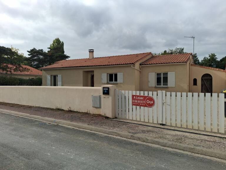 Maison À Louer 3 chambres — photo 1