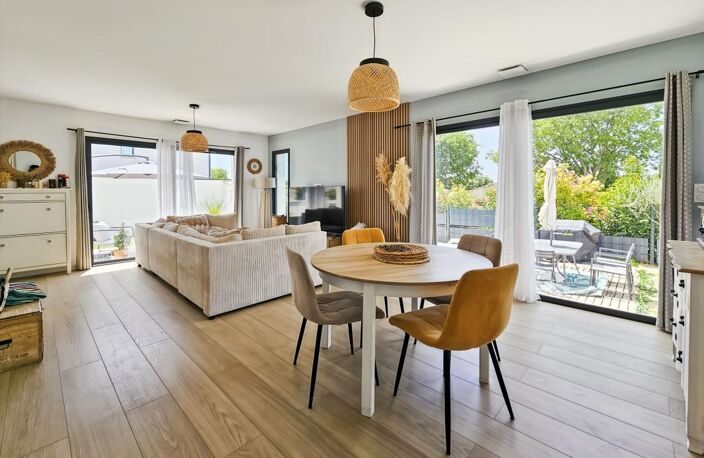 À Vendre à Blauzac - Maison 80 m² T4 avec piscine — photo 2