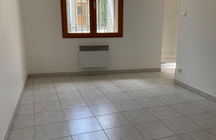 Appartement  2 pièce(s) 36 m2 à louer vide à l'année — photo 2