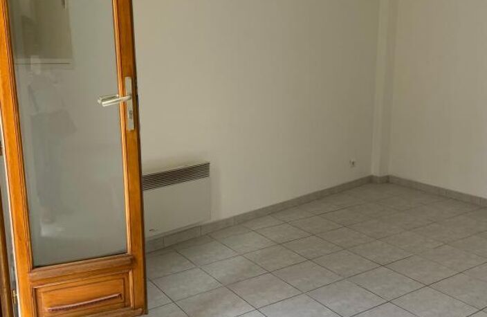 Appartement  2 pièce(s) 36 m2 à louer vide à l'année — photo 4