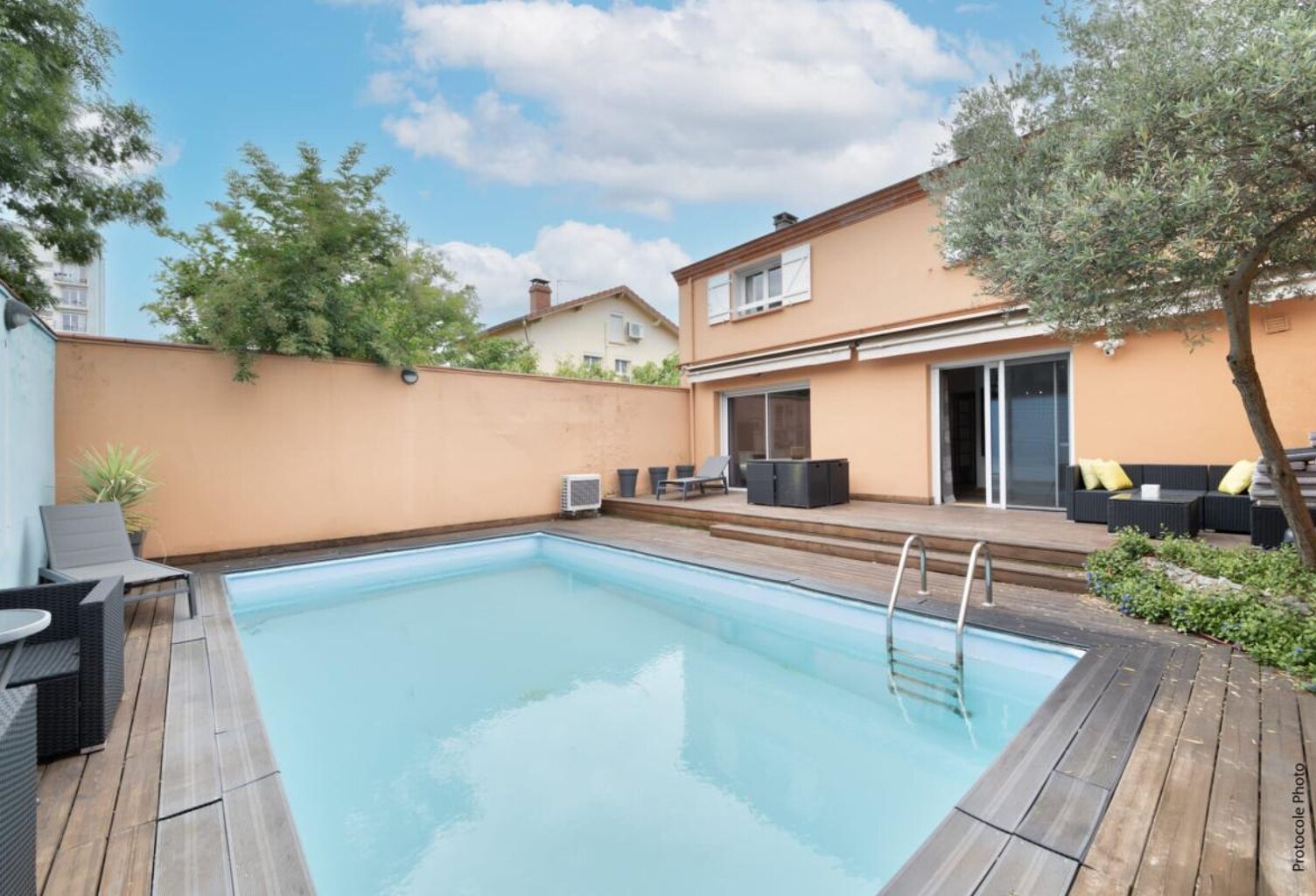TOULOUSE CROIX DE PIERRE - Charmante maison de ville t5 bis aux prestations soignées avec terrasses, piscine, garage, sous-sol — photo 1