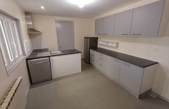 Maison de 130m2 à louer sur Saint-Georges-des-Coteaux — photo 2