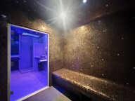 À VENDRE – INSTITUT-DANS LE SECTEUR DU BIEN-ÊTRE ET DE L’ESTHÉTIQUE-SAUNA-HAMMAM-BABY SAUNA- FAMILIAL — photo 4