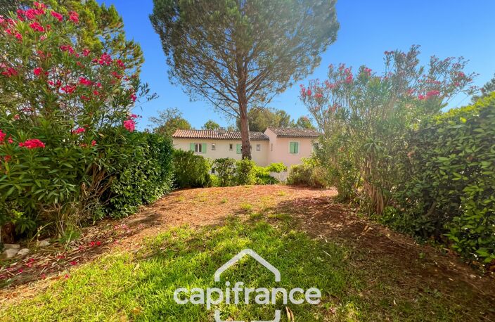 DOMAINE DE PONT ROYAL – Bastidon climatisé de 44 m², ravalé et parfaitement entretenu, avec jardin, 2 chambres et place de parking, au cœur de la nature — photo 2