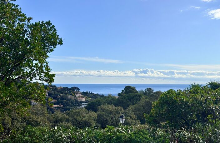 Propriété d’exception avec vue mer - LES ISSAMBRES (83) — photo 3