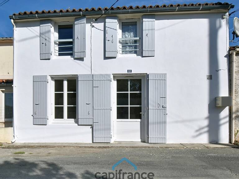 Maison à vendre 3 pièces VILLENEUVE LA COMTESSE (17)avec jardin clos de 700m² et garage — photo 1