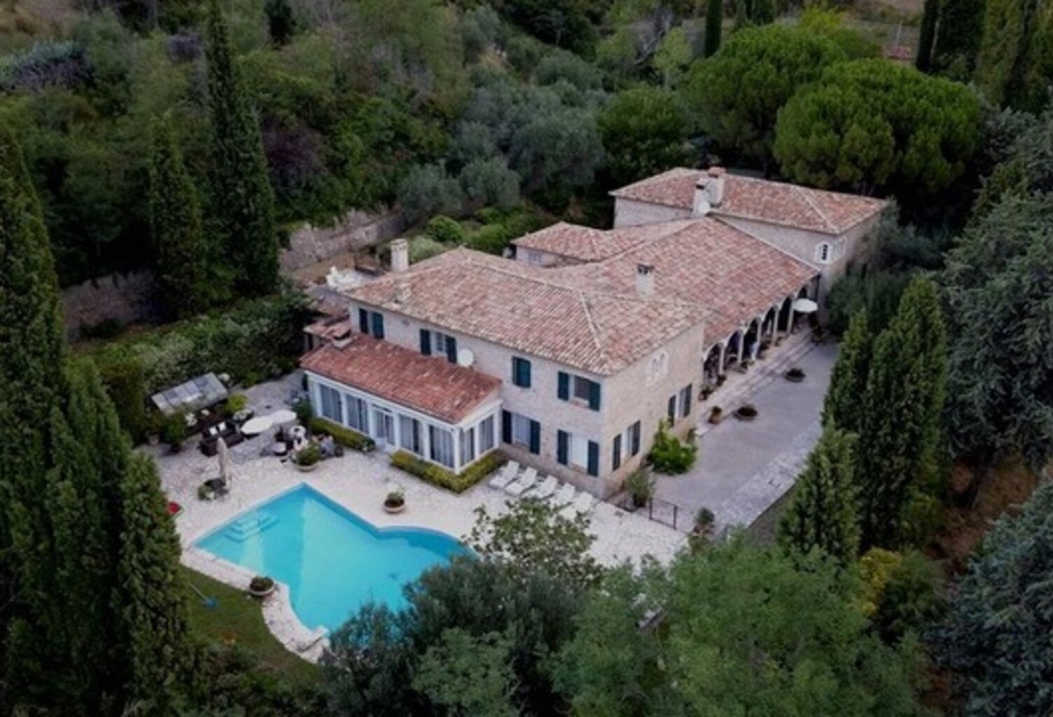 Domaine d'exception artistique  à vendre 10 pièces  625 m2 terrain 1HA200 SEILLANS (83) — photo 1