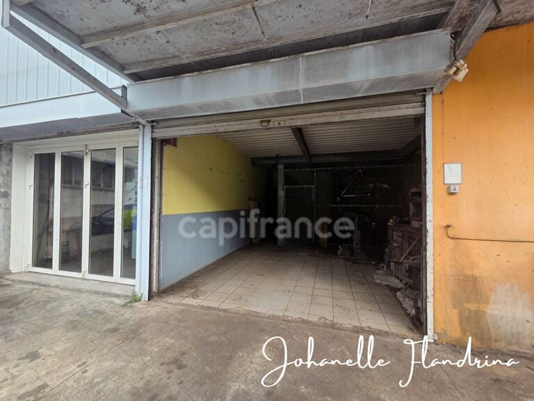 Jarry – Local professionnel sur 2 niveaux avec showroom/stockage et bureau - rue de l'industrie — photo 1