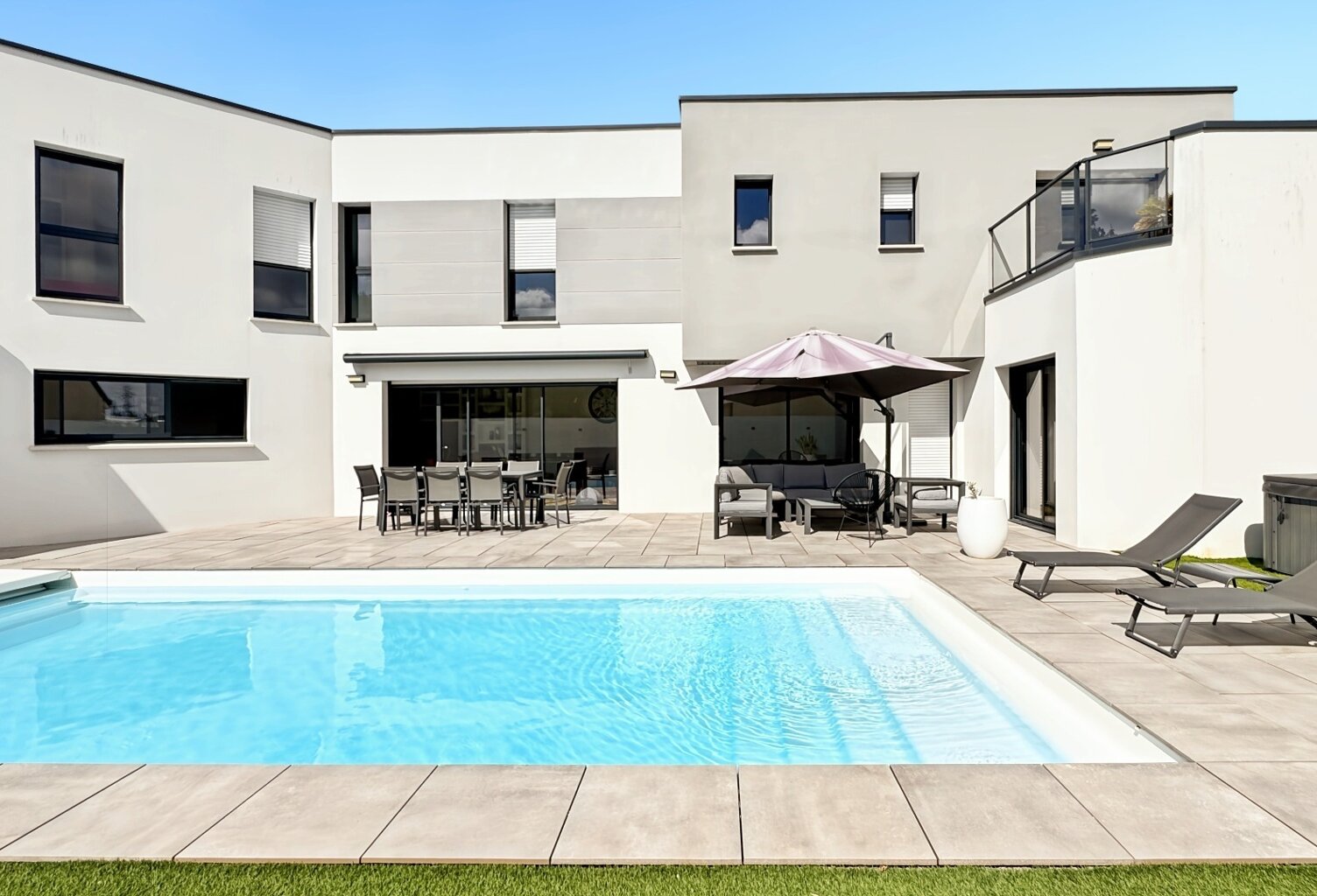 SAINT-BARTHÉLEMY-D’ANJOU – PROPRIÉTÉ CONTEMPORAINE D’EXCEPTION – PISCINE – ESPACE BIEN-ÊTRE — photo 1