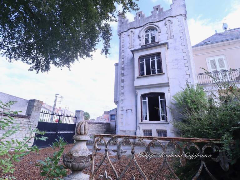 Maison de caractère à vendre à Fontenay-le-Comte (85) – 186 m², jardin, garage 4 voitures — photo 1